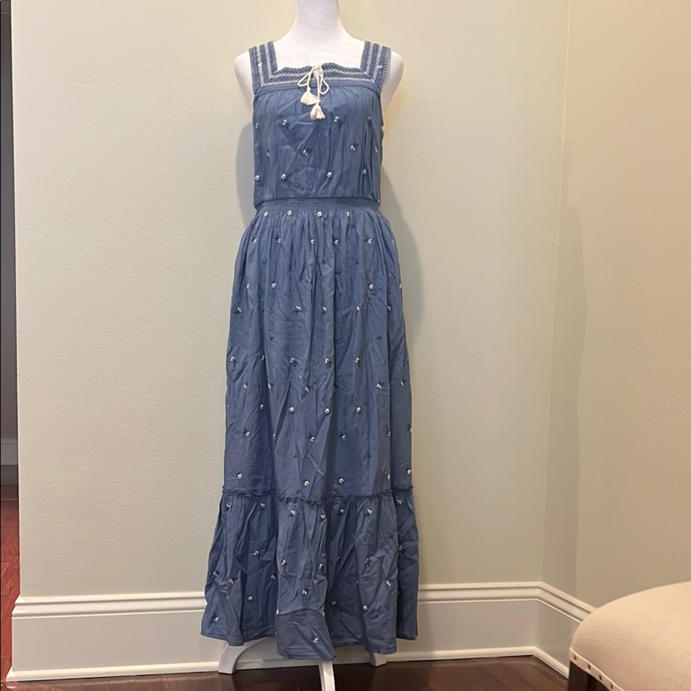 NWT Old Navy Blue Smocked Tiered Sundress. Women’s size small tall